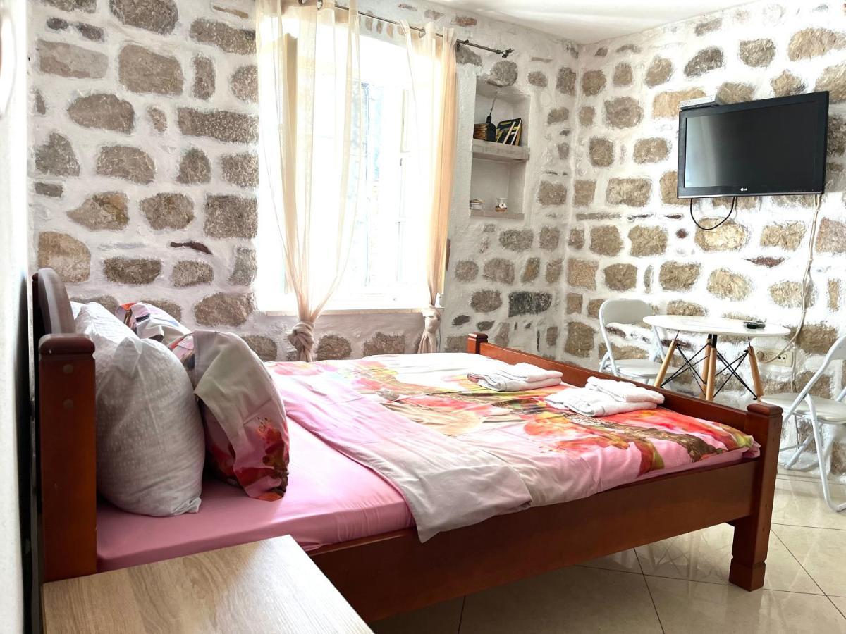 South Gate Apartments 262 Kotor Eksteriør bilde