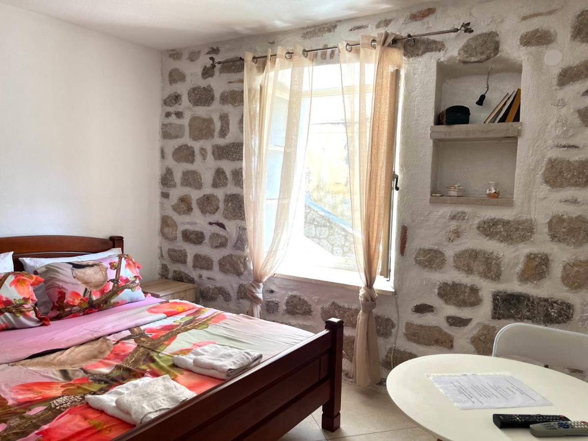 South Gate Apartments 262 Kotor Eksteriør bilde