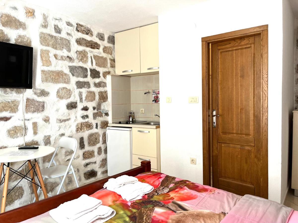 South Gate Apartments 262 Kotor Eksteriør bilde