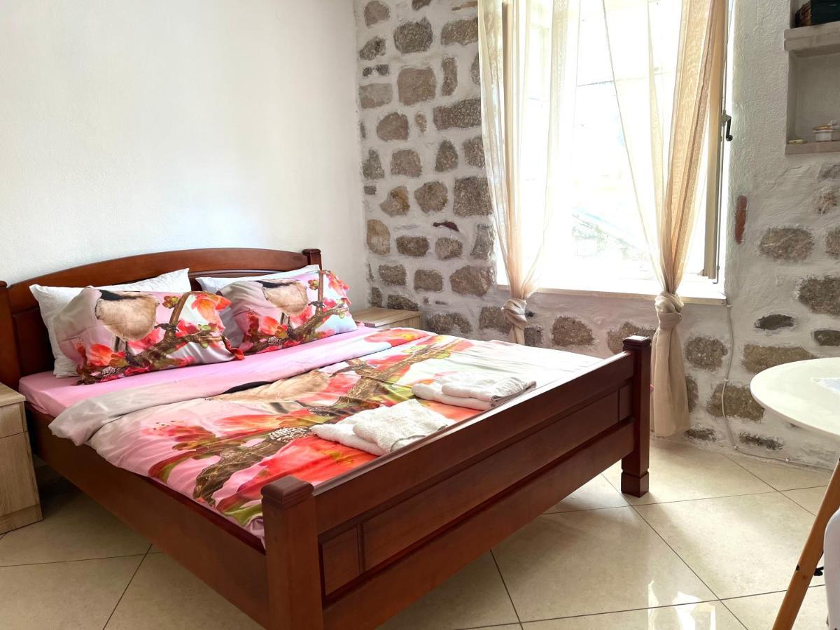South Gate Apartments 262 Kotor Eksteriør bilde