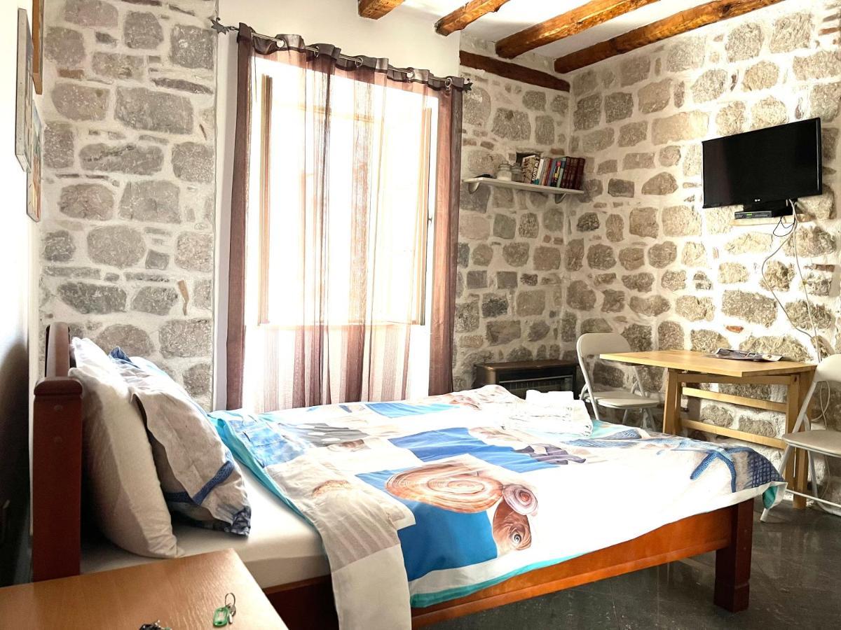 South Gate Apartments 262 Kotor Eksteriør bilde