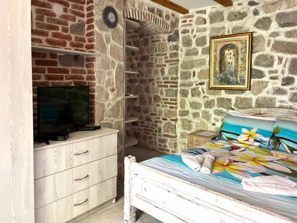 South Gate Apartments 262 Kotor Eksteriør bilde