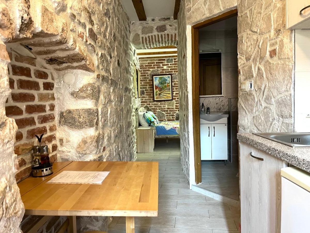 South Gate Apartments 262 Kotor Eksteriør bilde